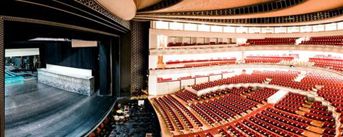 Teatro e iglesia